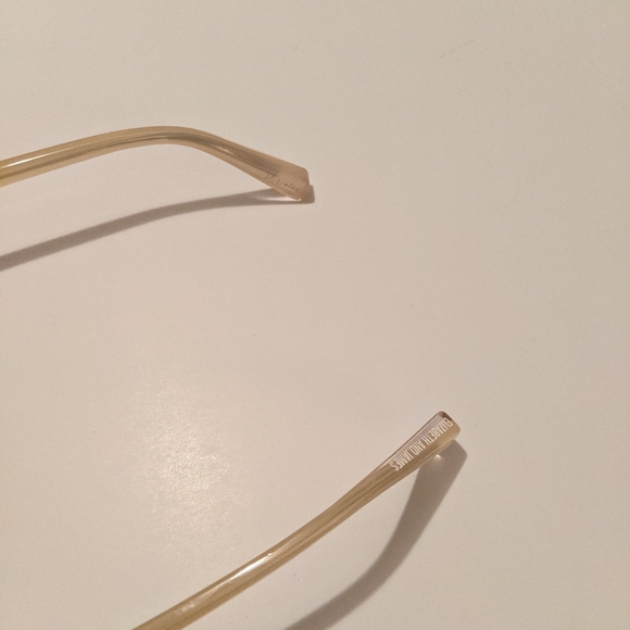 Elizabeth and James McKinley Sunglasses - Picture 2 of 3